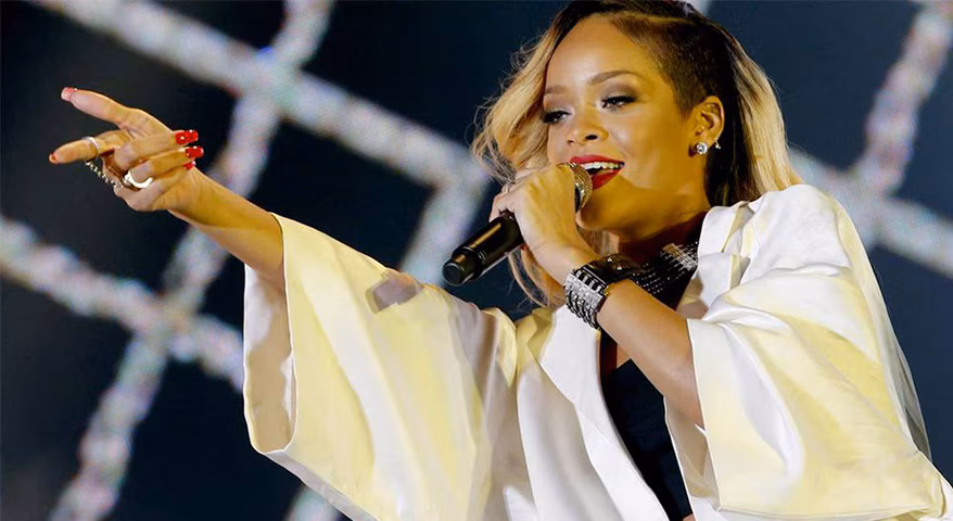 2016 - RHIANNA