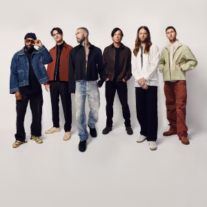 MAROON 5 HEADLINES FRIDAY NIGHT